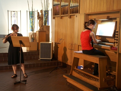 Hera Wyckers (Dexia Classics laureaat) op orgel en Liesbet Vanherck (Dexia Classics laureaat) op dwarsfluit in de Sint-Anna-ten-Drieënkerk, Antwerpen Linkeroever